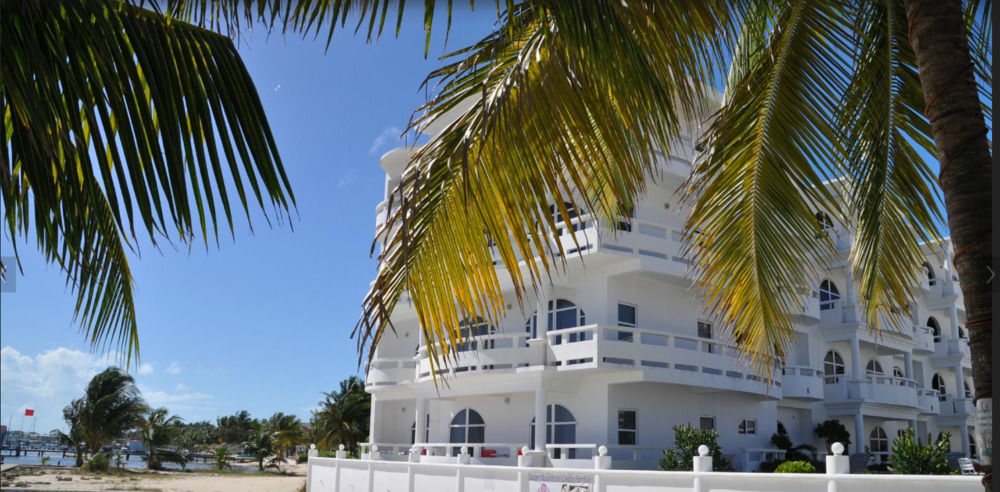 Sands Villas San Pedro  Exterior photo